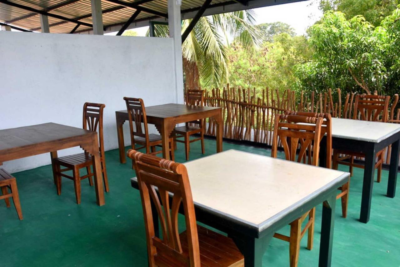Thinaya Lake Resort Anuradhapura Eksteriør bilde