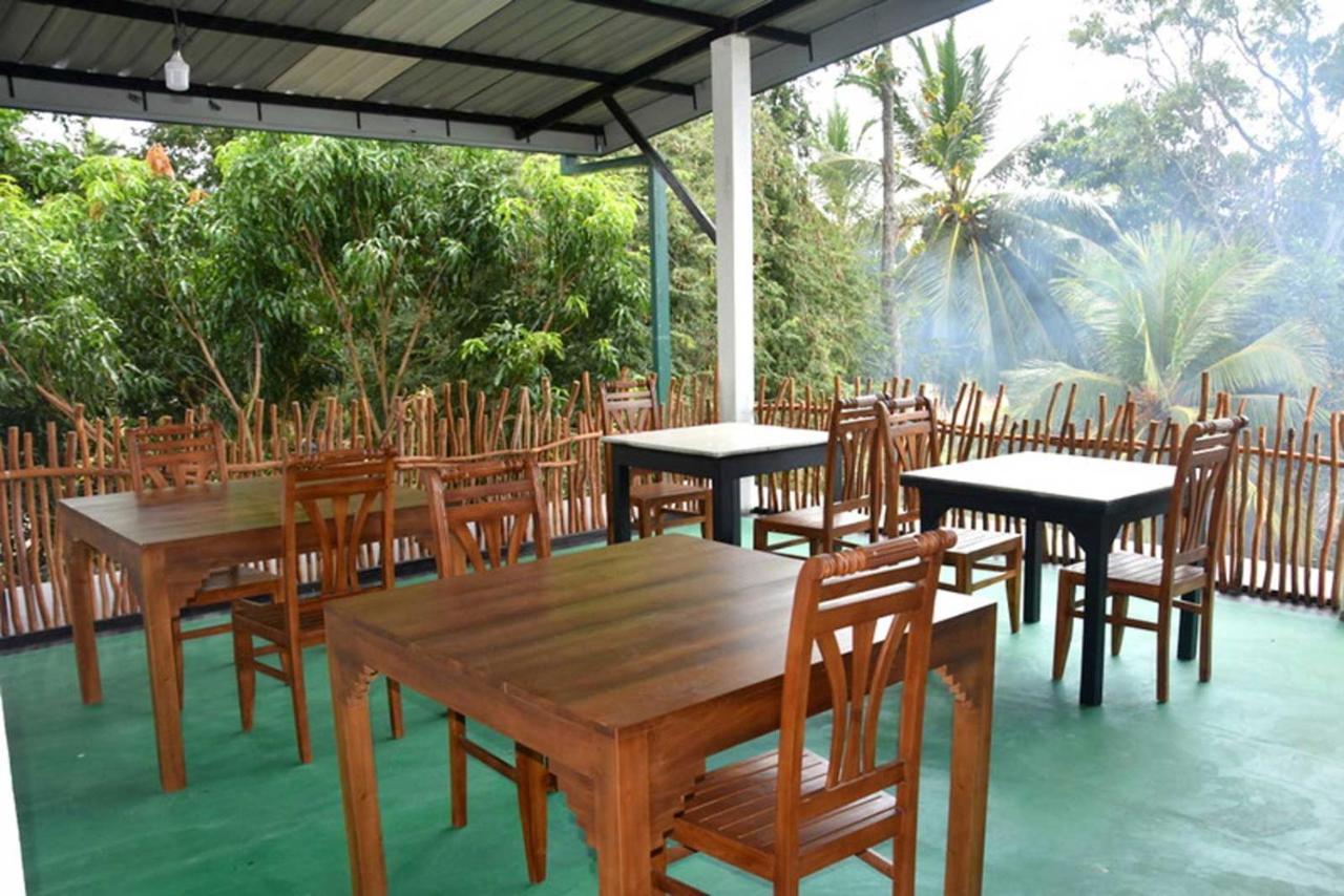 Thinaya Lake Resort Anuradhapura Eksteriør bilde