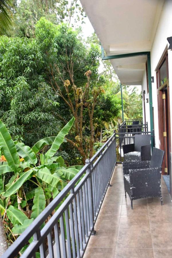 Thinaya Lake Resort Anuradhapura Eksteriør bilde