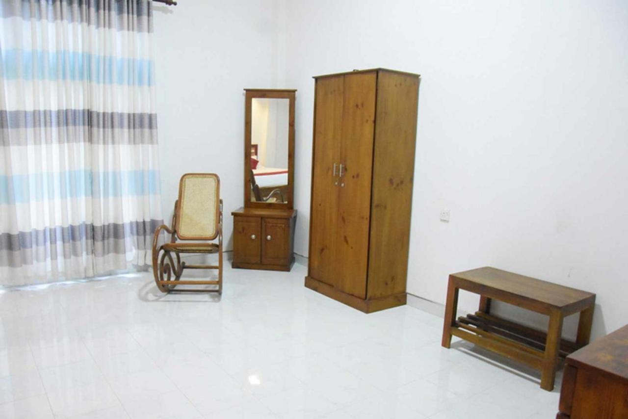 Thinaya Lake Resort Anuradhapura Eksteriør bilde
