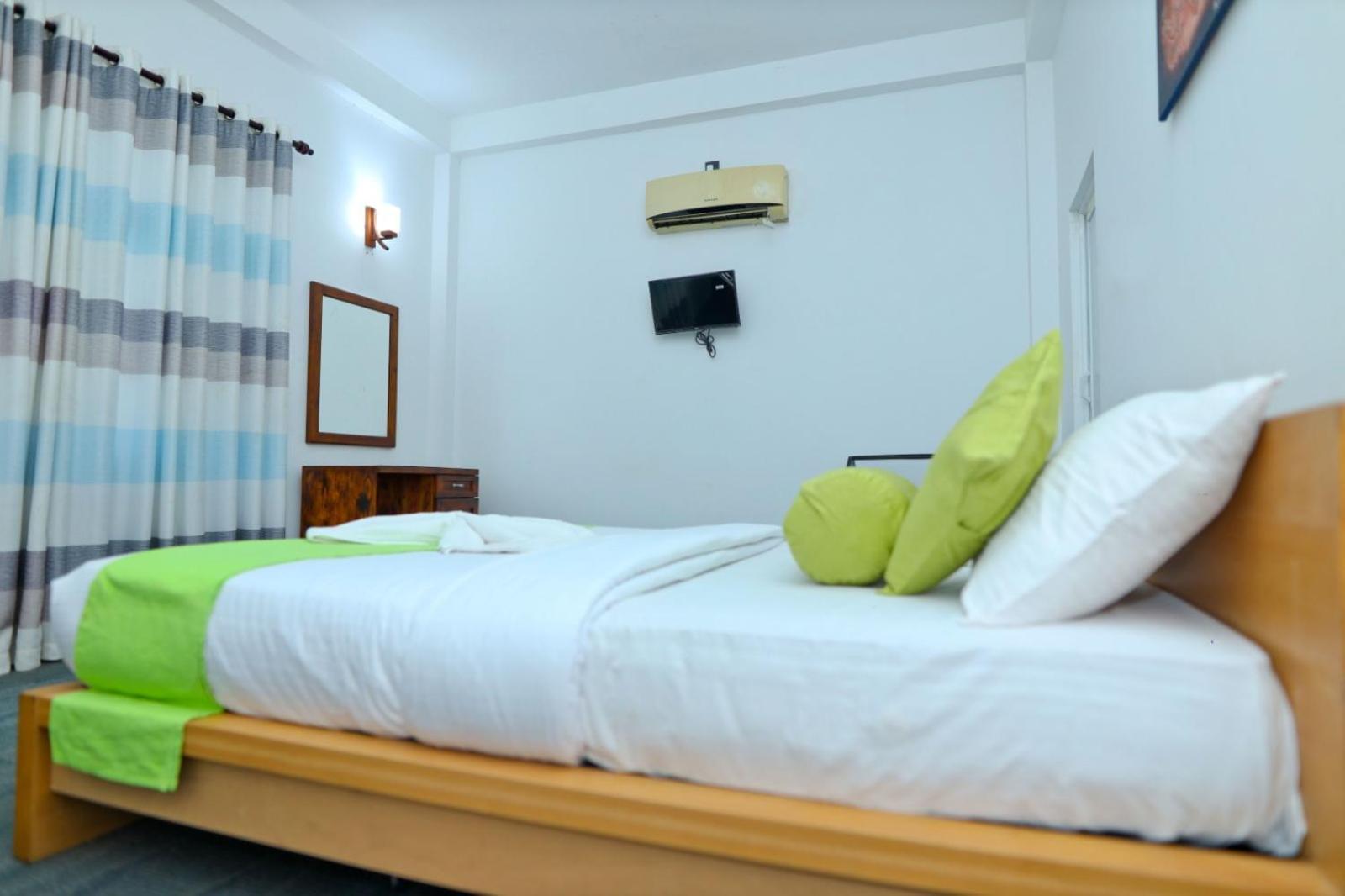 Thinaya Lake Resort Anuradhapura Eksteriør bilde