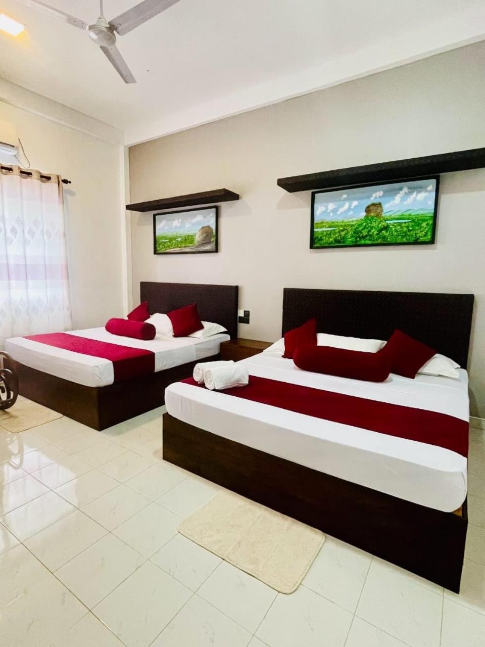 Thinaya Lake Resort Anuradhapura Eksteriør bilde